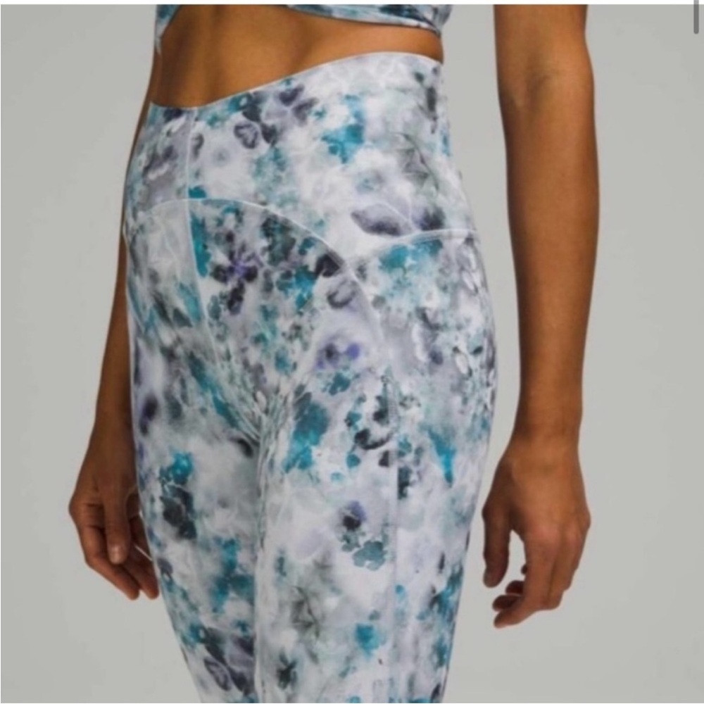 LULULEMON Kaleidofloral Multi Align High-Rise Leggings • Womens Size 6 - Picture 3 of 8